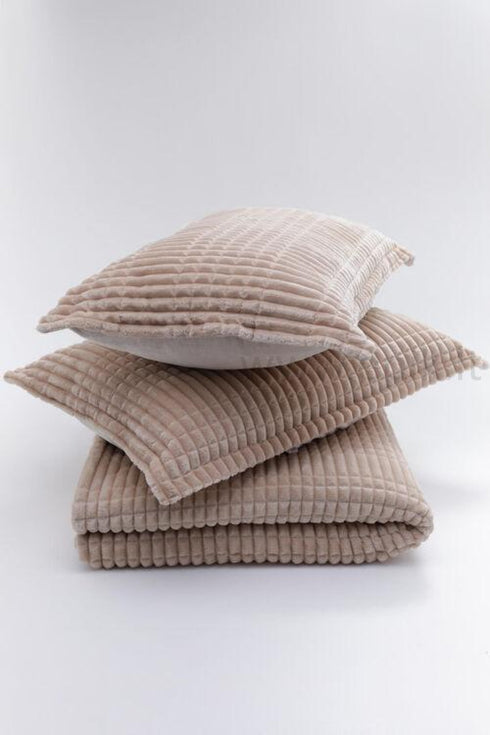 Jaukus lovos užtiesalas su pūkeliu "Merinos Cozy" su 2 pagalvių užvalkalais, šviesi smėlinė
